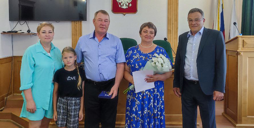 Награды семей за любовь и верность ⁣.